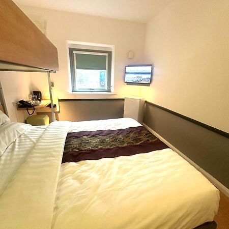 Cambridge Hotel Bradford Central Bagian luar foto