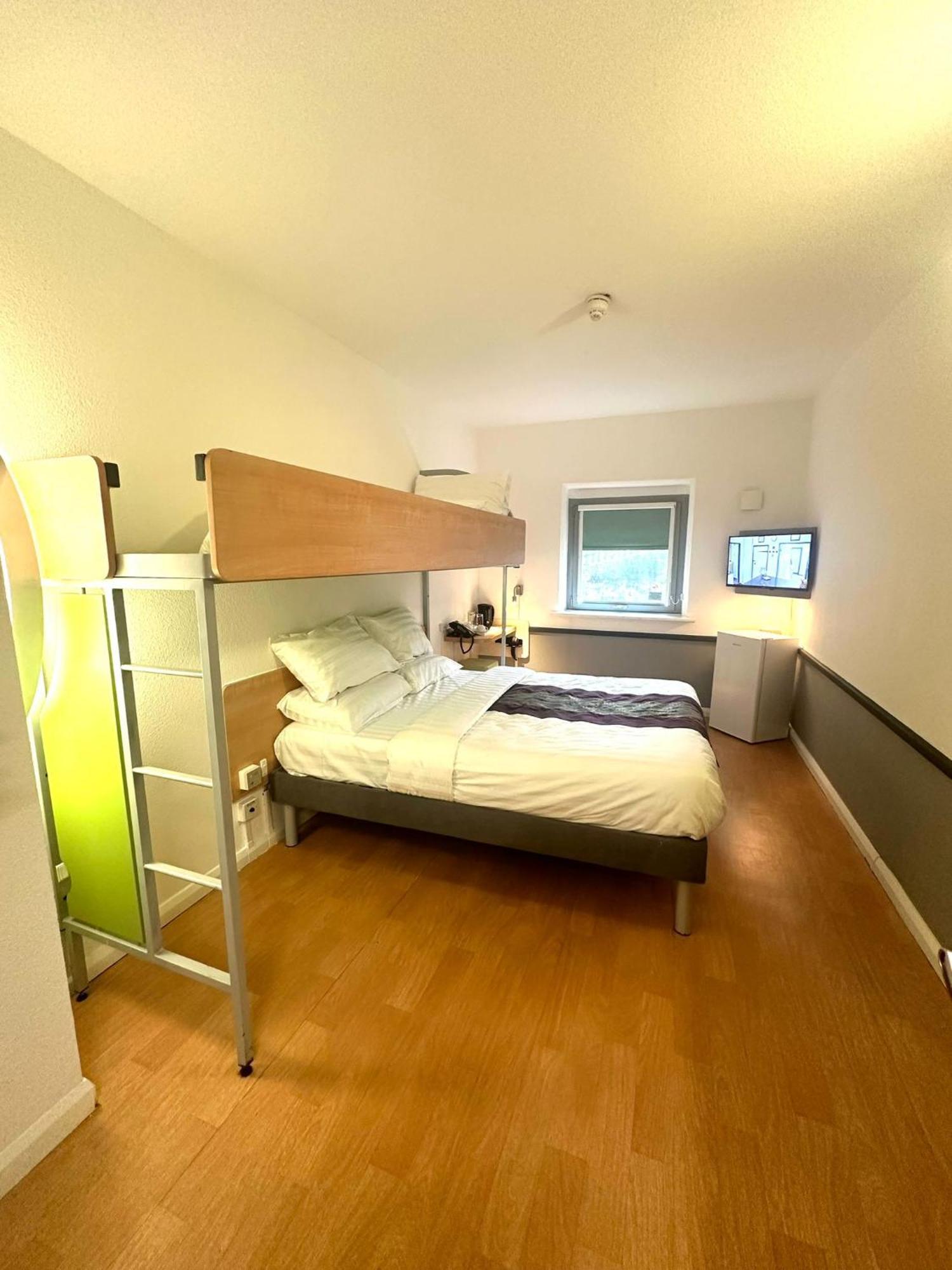 Cambridge Hotel Bradford Central Bagian luar foto