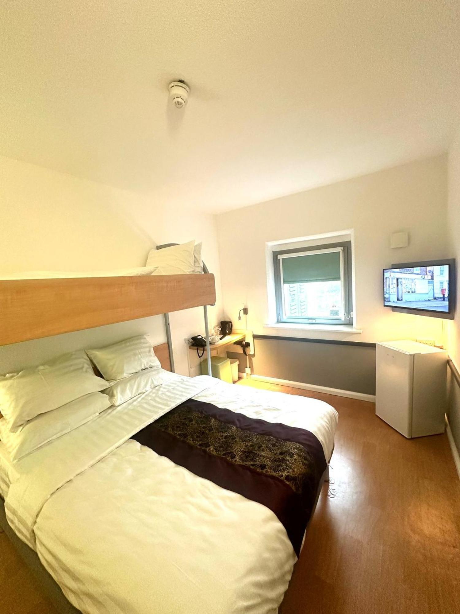 Cambridge Hotel Bradford Central Bagian luar foto