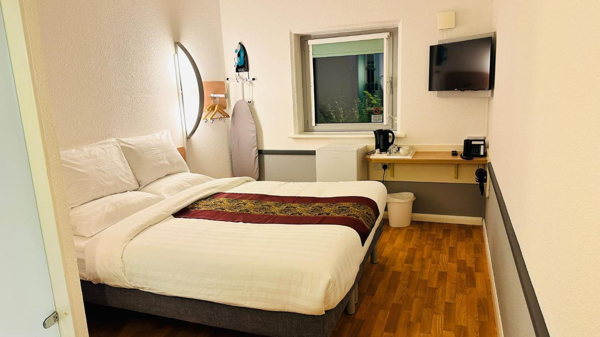 Cambridge Hotel Bradford Central Bagian luar foto